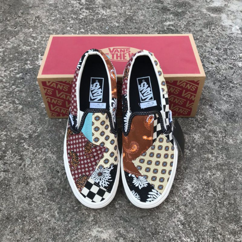 tiger slip on vans