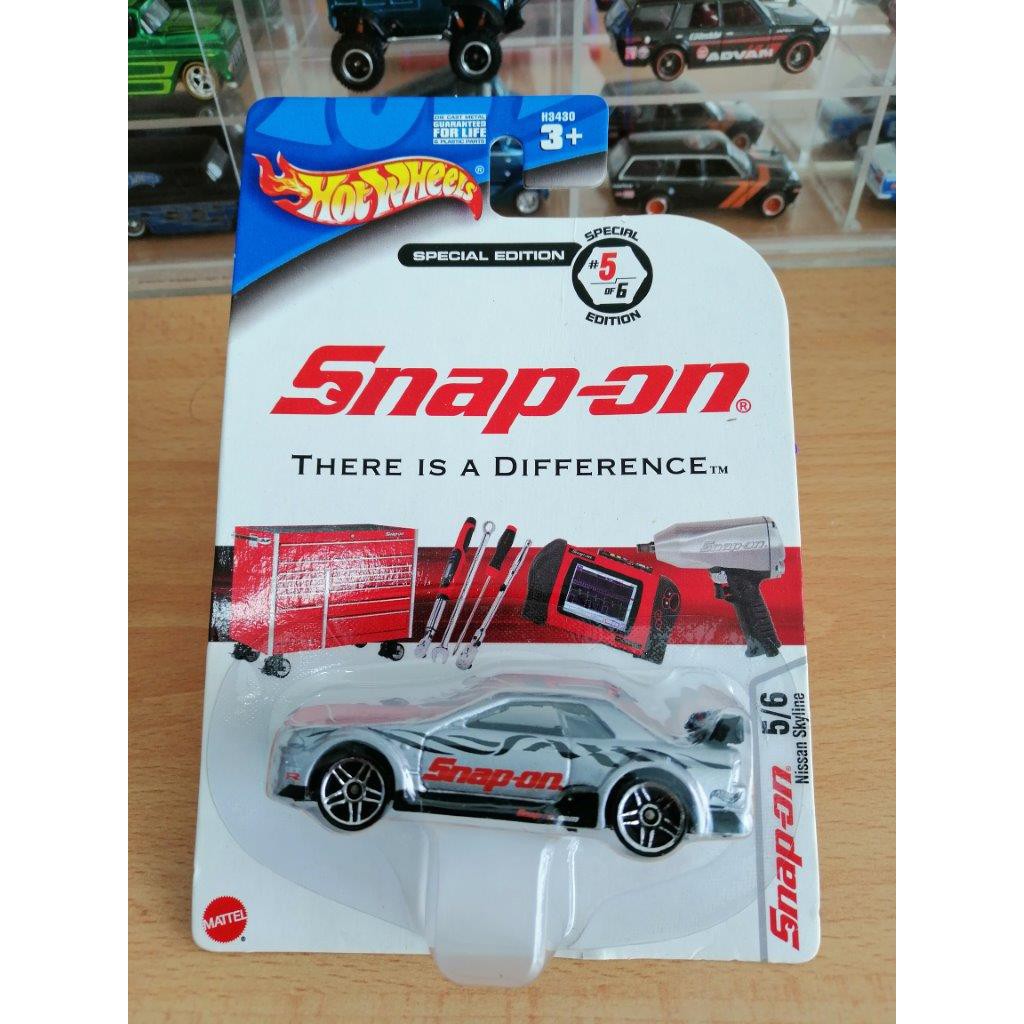 hot wheels snap on skyline