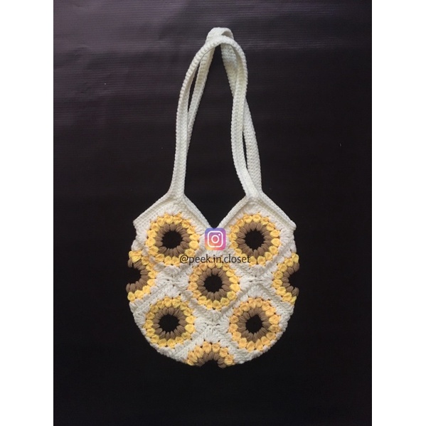 Handmade crochet sunflower granny square shoulder bag / beg kait granny