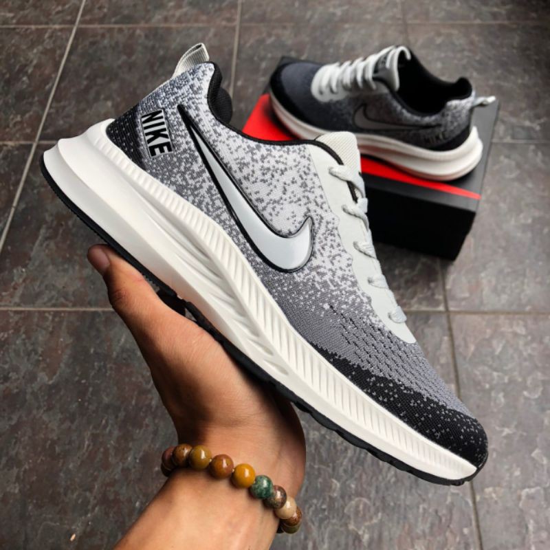 nike joepeqasvsss black