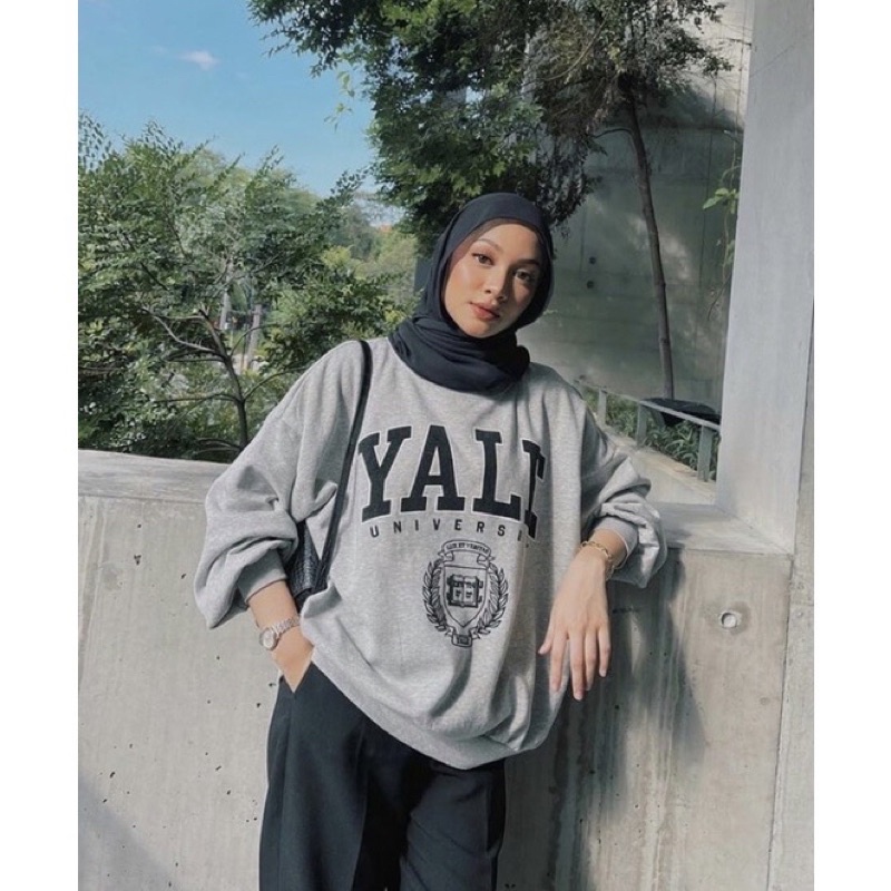Yale OBLONG SWEATER Women  Crewneck  Sweater