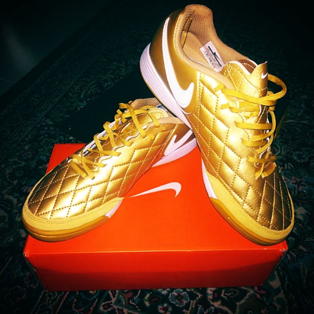 nike ronaldinho futsal