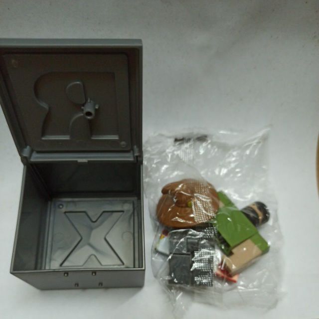 Roblox Game Figure In Box Shopee Malaysia - roblox game box