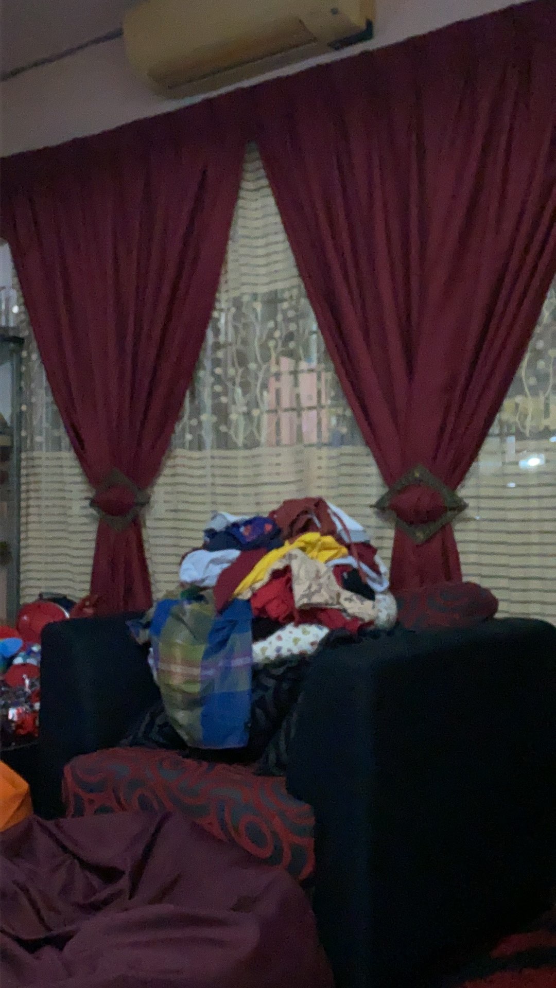 Langsir Turquoise Contoh Dan Gambar Di Pedalaman Ruang Tamu Bilik Tidur Dapur