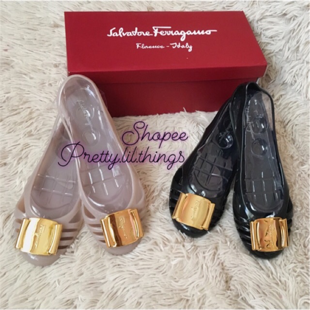 harga salvatore ferragamo jelly shoes