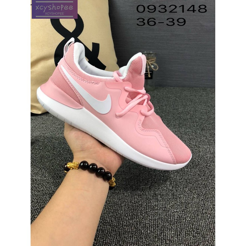 nike pink color shoes