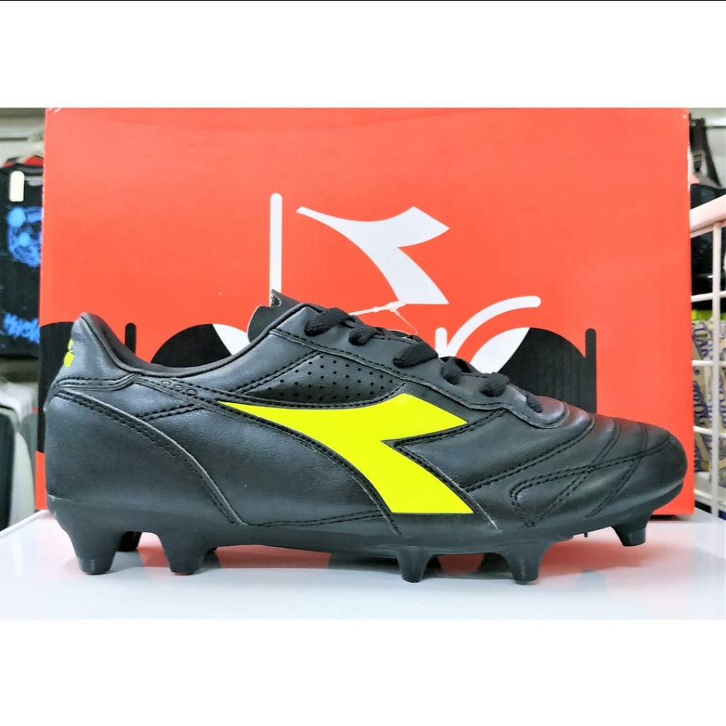 diadora soccer boots