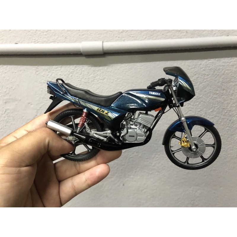 Rxz Miniature Replika Model Hijau Sisik Bulu Ayam Shopee Malaysia