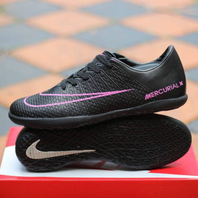 nike mercurial tiempo