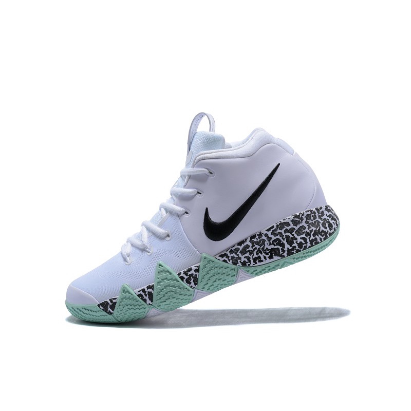 kyrie irving white basketball shoes