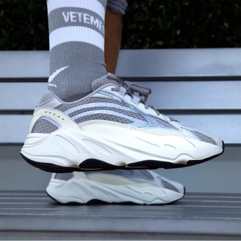 fila yeezy 700