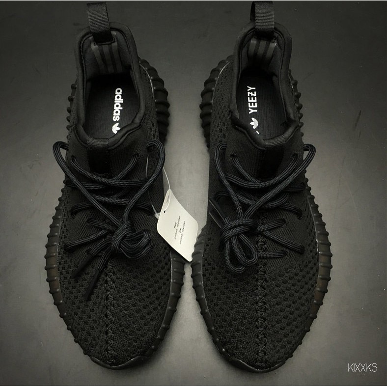 yeezy 350 v2 tripple black