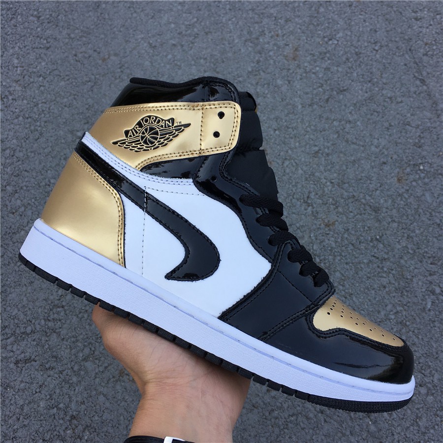 jordan 1 gold toe reverse swoosh