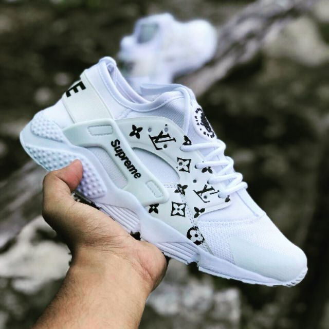 nike air huarache all white