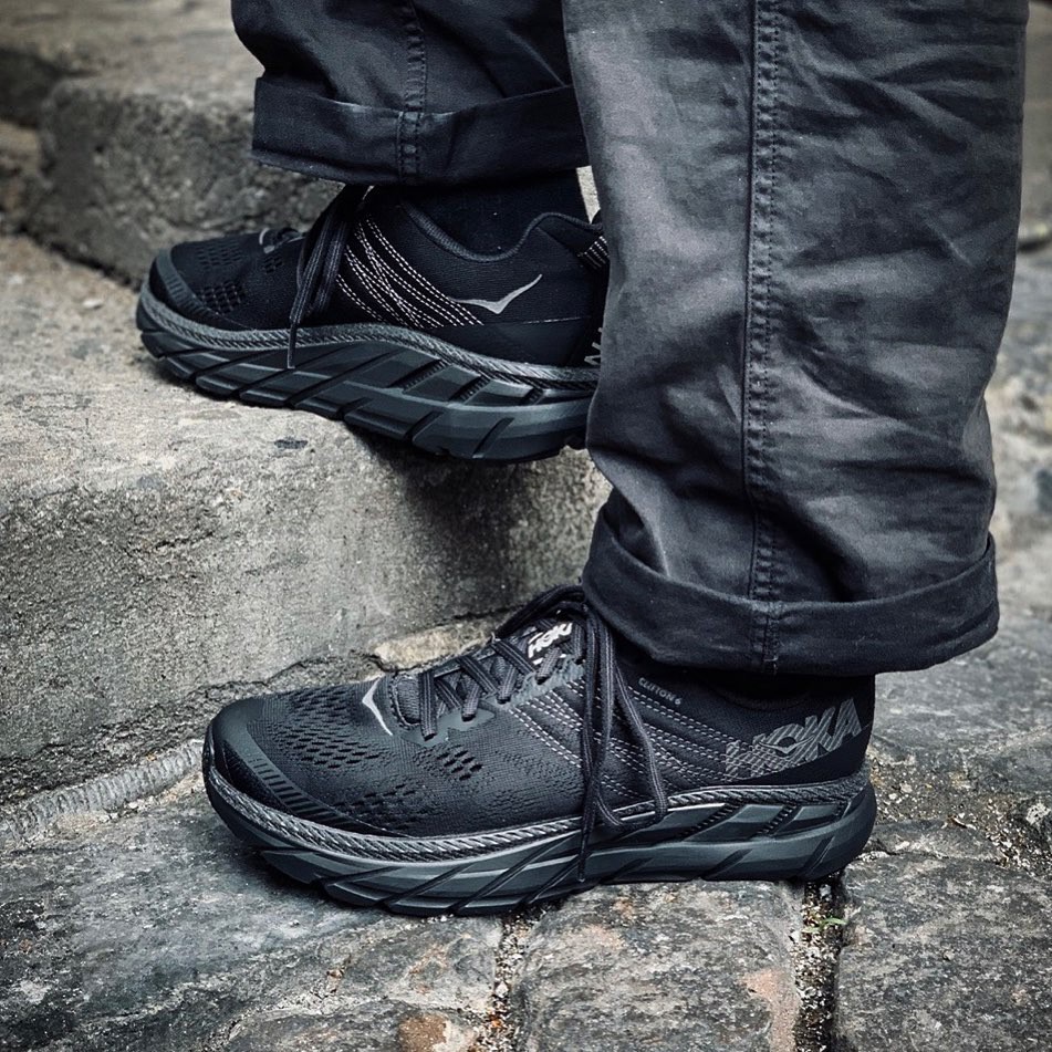 hoka clifton 6 all black