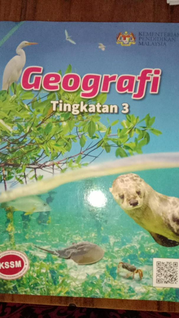 Buku teks geografi tingkatan 3