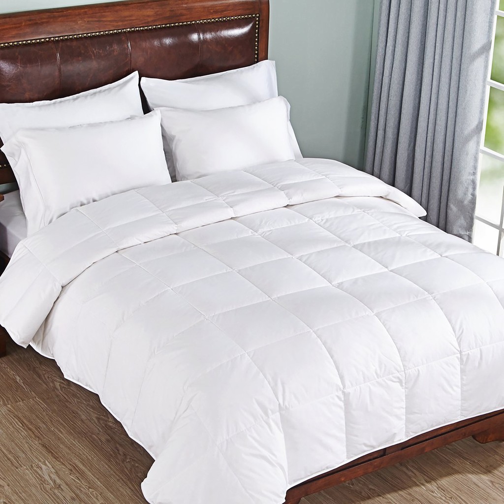 75 White Down Lightweight Down Comforter With 100 Cotton Shell