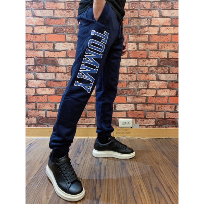 tommy letter jeans