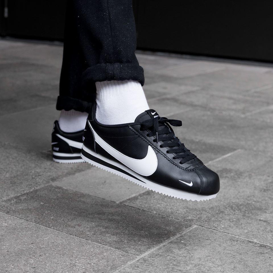 nike cortez mini swoosh