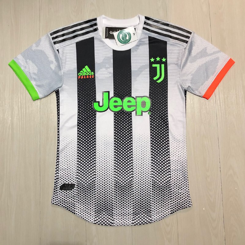 juventus player issue jersey