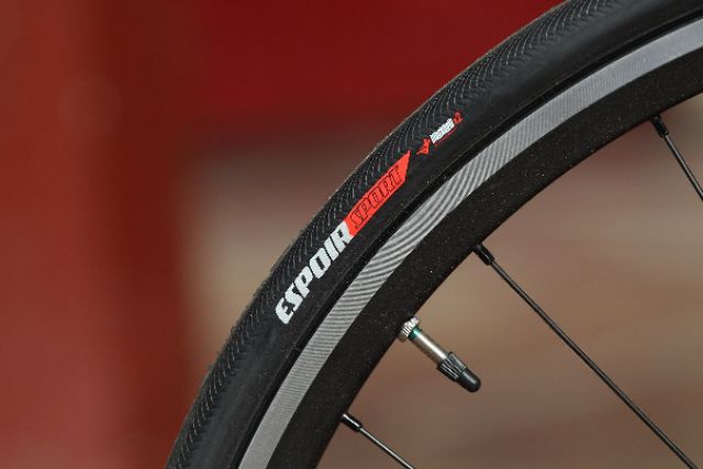 specialized espoir elite 700x25c