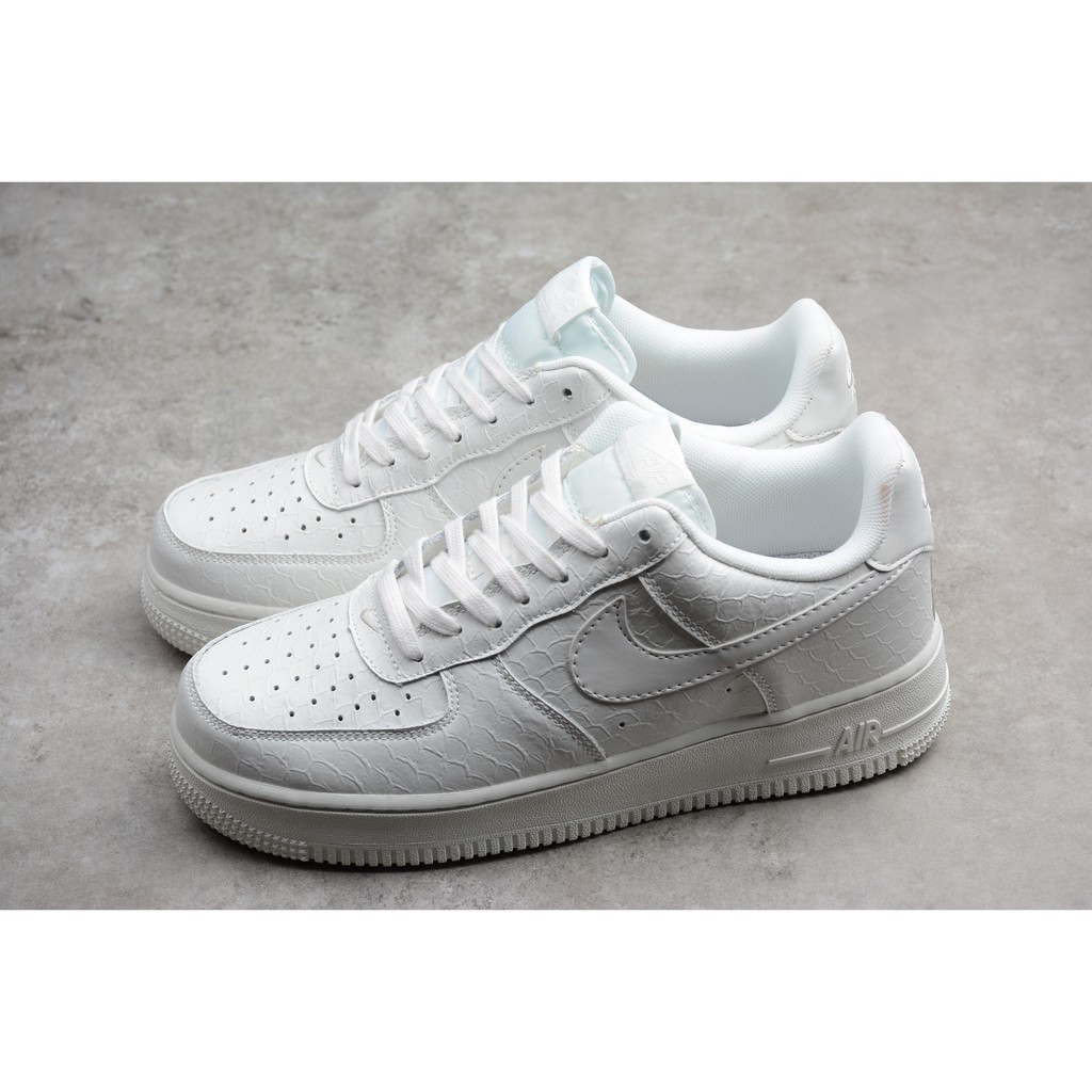 nike air force 1 07 lv8 white croc