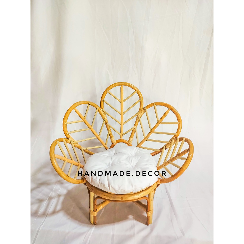 Queen Rattan Chair / Flower Chair / Peacock Chair Baby Photo property