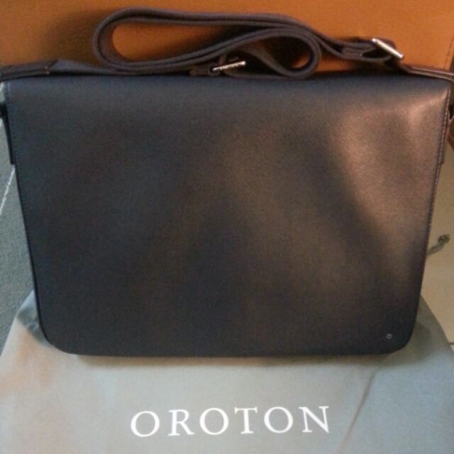 oroton sling bag