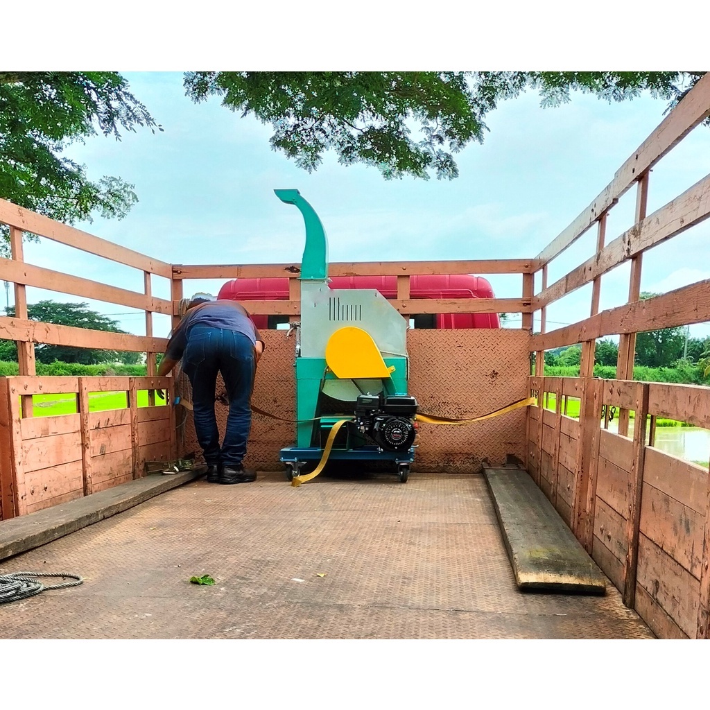 MESIN CHOPPER HEAVY DUTY POTONG NAPIER, POTONG RUMPUT MINYAK,DAUN PISANG DAN SEBAGAINYA.