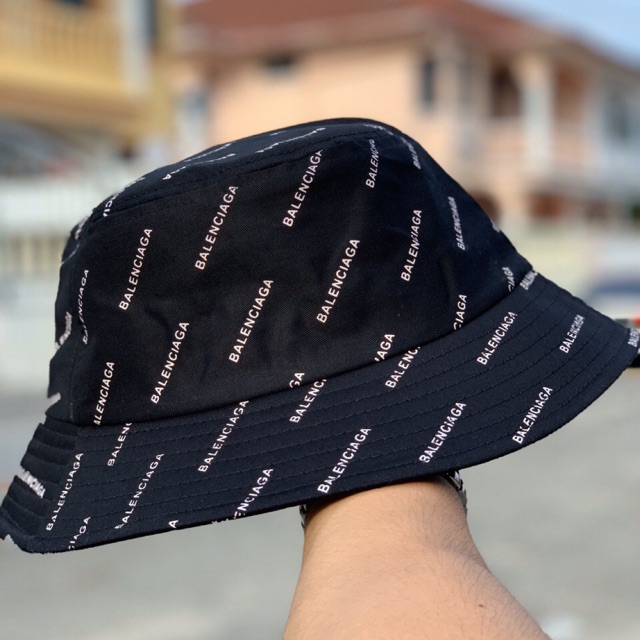 bucket hat balenciaga