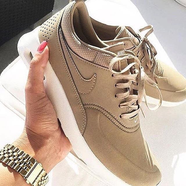 air max thea tan