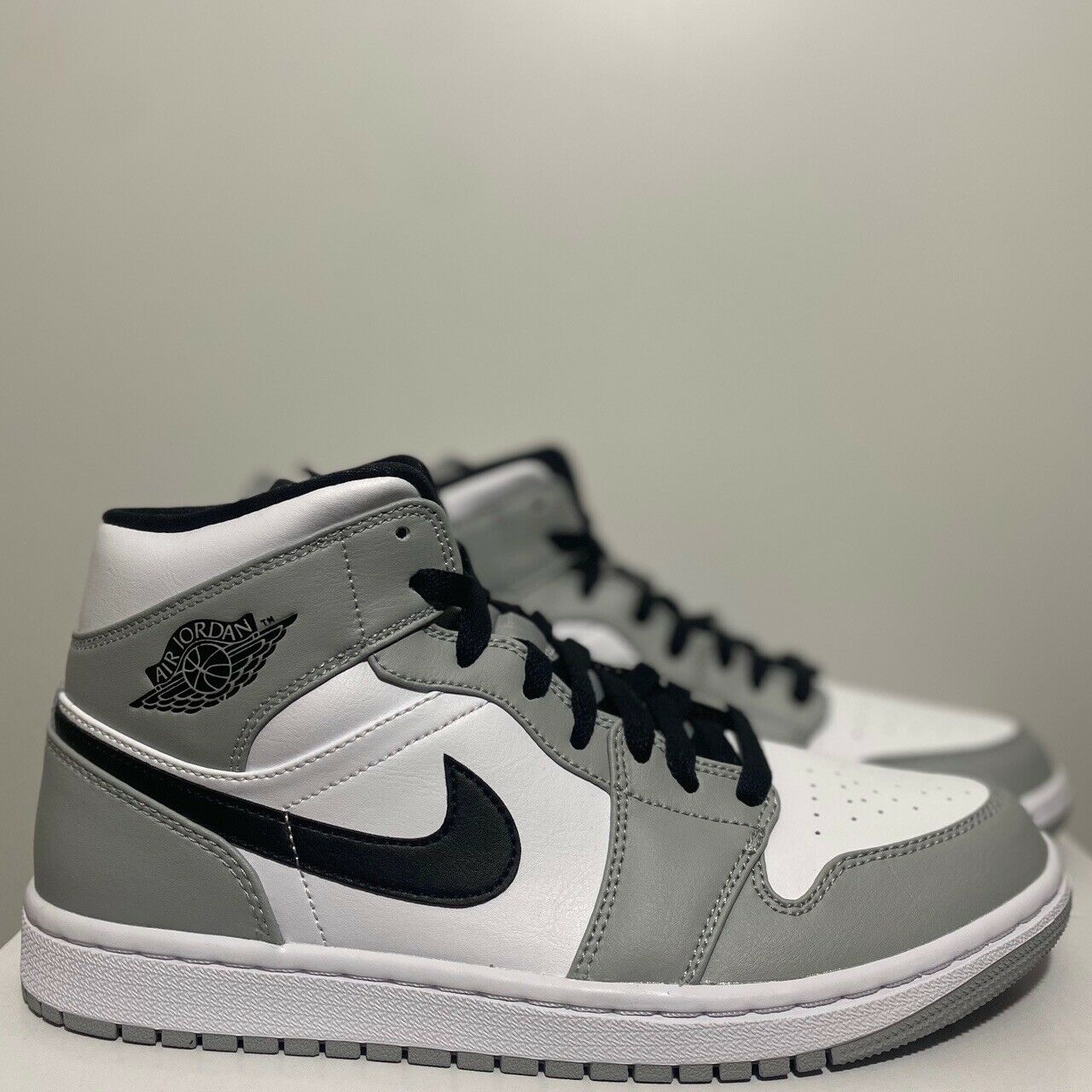 jordan 1 mid light smoke grey 39