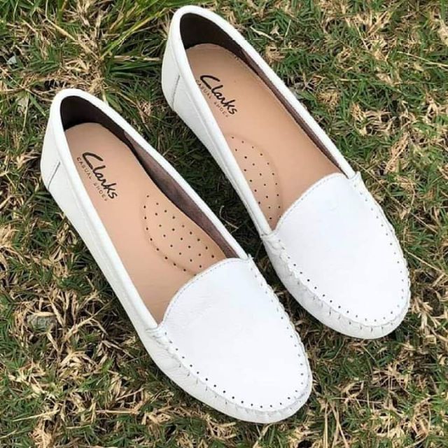 clarks nurses shoes
