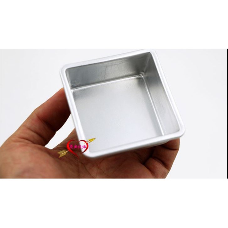 small square cake tin