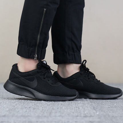 all black roshe run