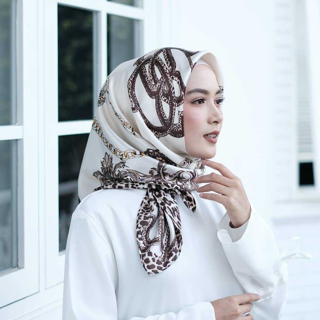 Z S Muslim Hijab Bawal Satin Scarf Floral Print Tudung Bawal Square Headscarf