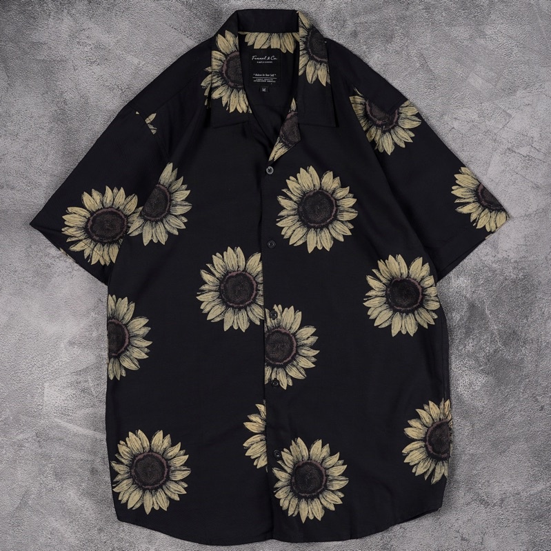 เสื้อลายดอกทานตะวัน