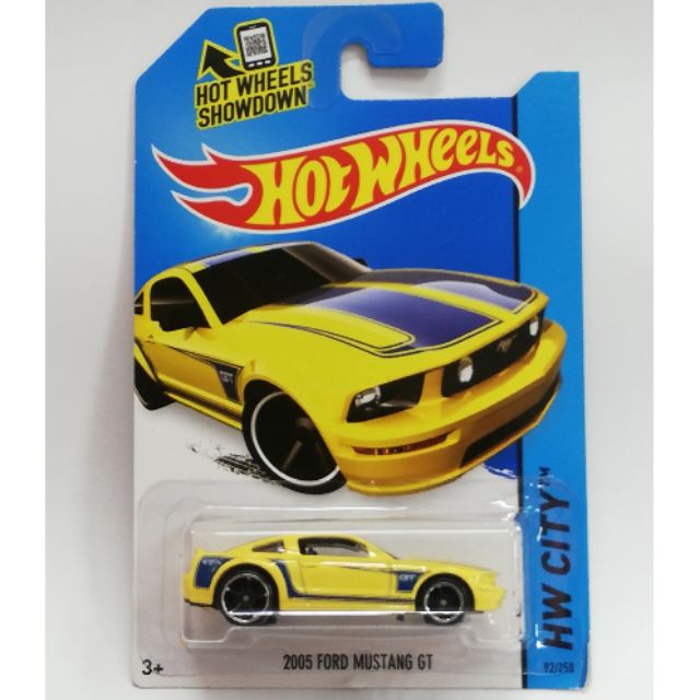 hot wheels 2005 ford mustang gt