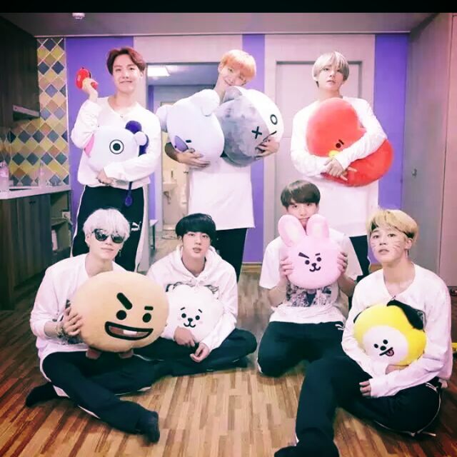 bts with bt21 plushies