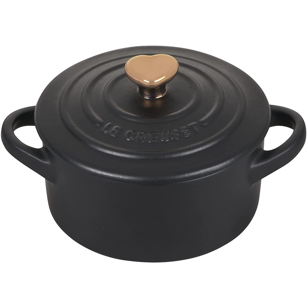 LE CREUSET Petite Round Matte Black Cocotte with Heart Gold Knob ...