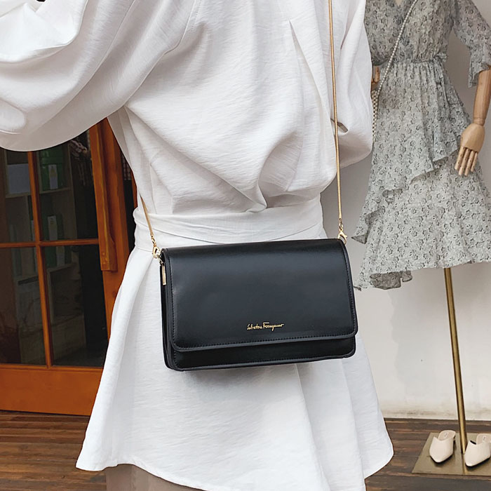 Women's New Fashion Female Messenger Chain Small Square Sling Bag / Beg Wanita BG493