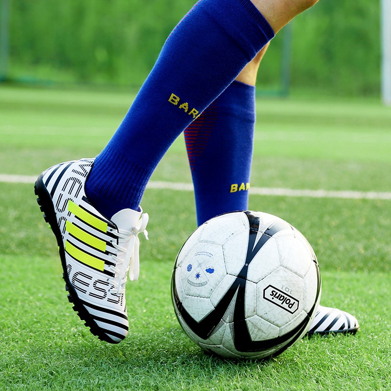 kasut bola futsal