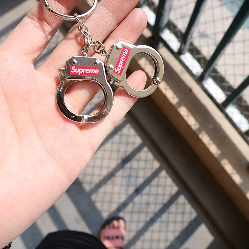 Supreme handcuffs keychain 手錠 キーホルダーキーホルダー