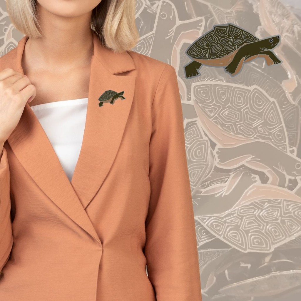River Terrapin Exclusive Collar Lapel Enamel Pin Turtle Nature Design Elegant Outfit Accessory
