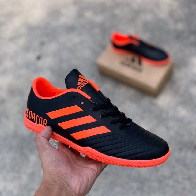 kasut futsal predator