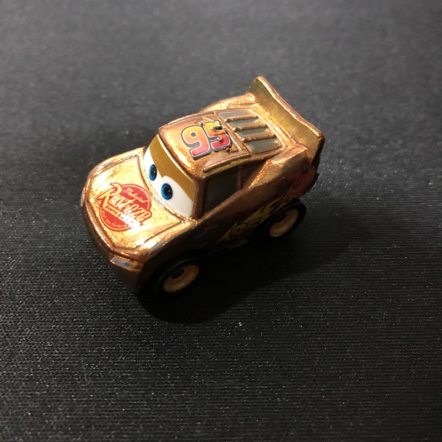 gold lightning mcqueen mini racers