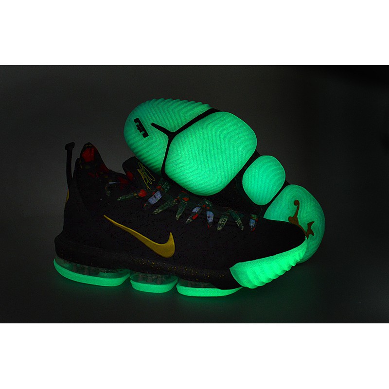 nike fluorescent shoes