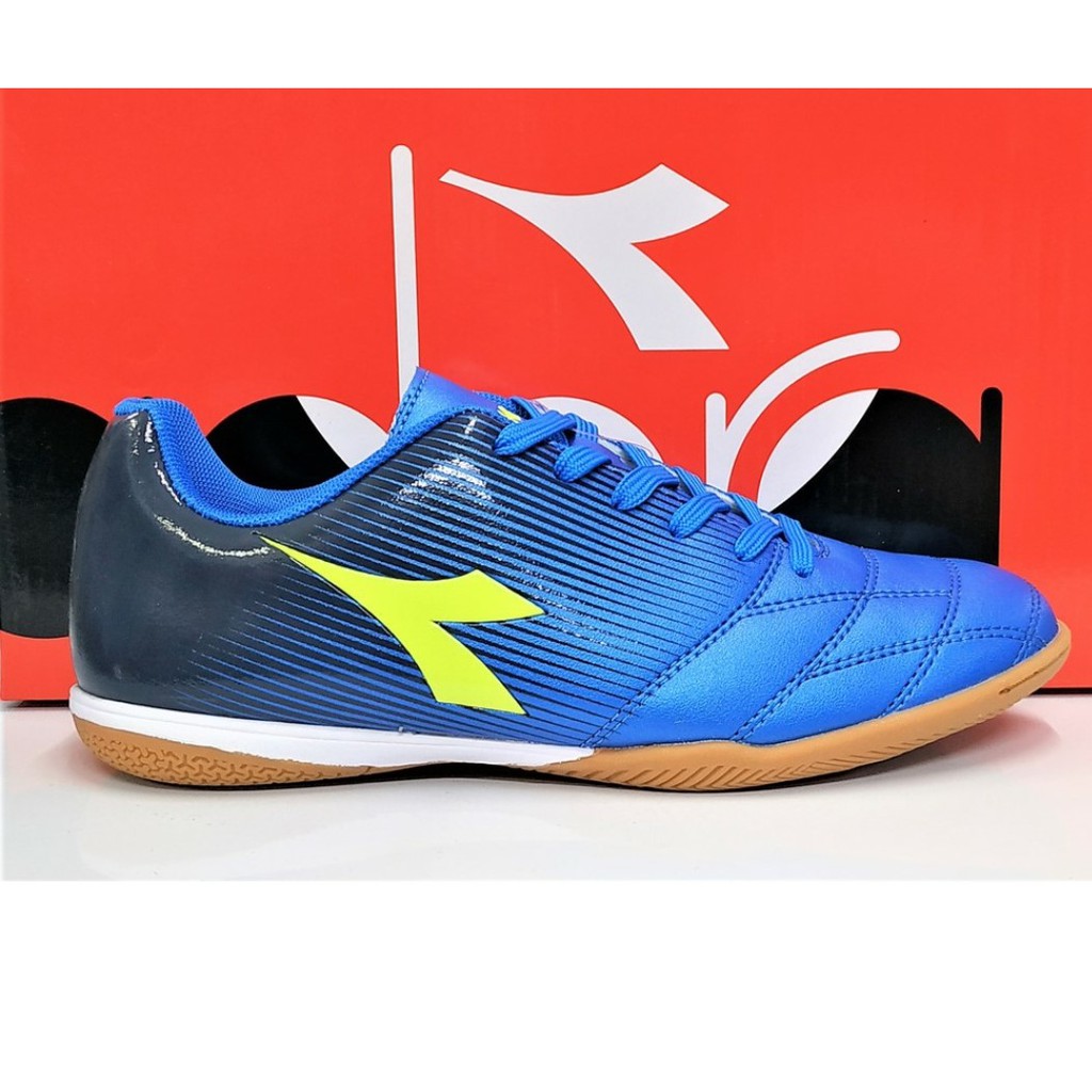 diadora futsal shoes