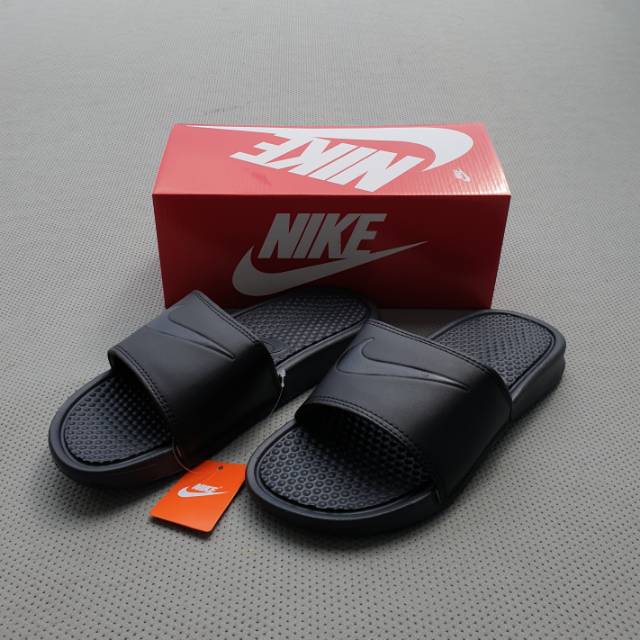 latest nike sandals