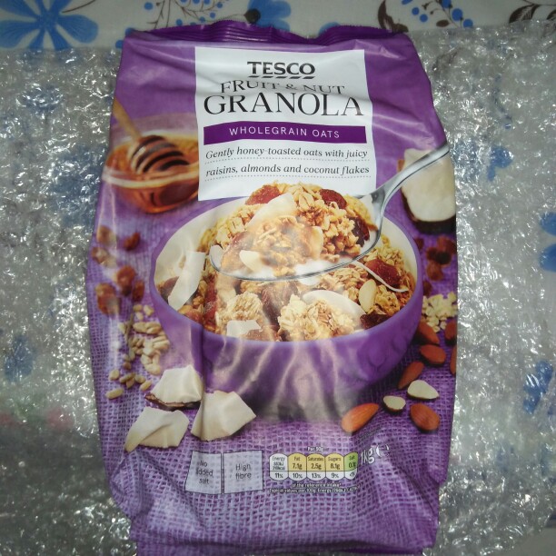TESCO fruit & nut granola / Super berry granola / crunchy oat / honey